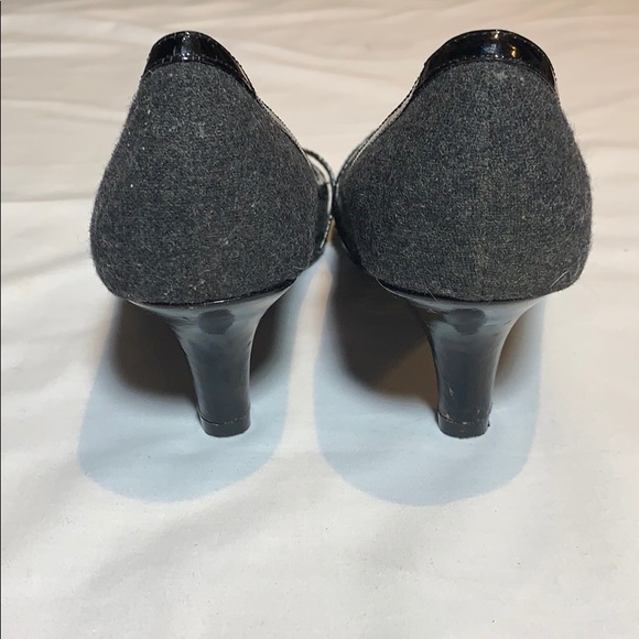 Steve Madden Gray Cloth w Patent Leather Heels S 8 - Picture 7 of 8